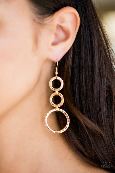 Radical Revolution - Gold earrings