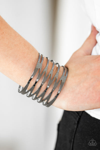 Keep Them On Edge - Black gunmetal bracelet