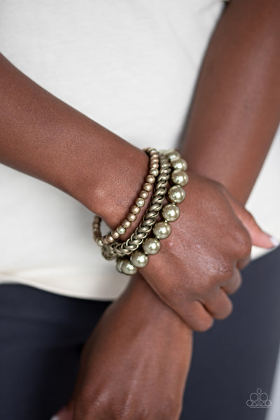 A PEARL-fect Ten - Brass bracelet