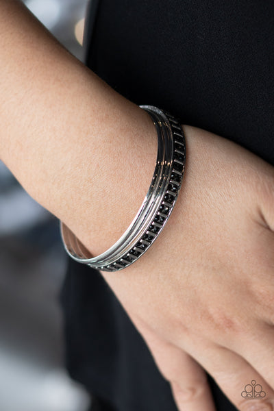 Flawless Flaunter - Black silver bracelet