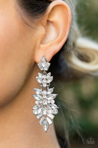 Frozen Fairytale - White Earrings LOP 05/2022