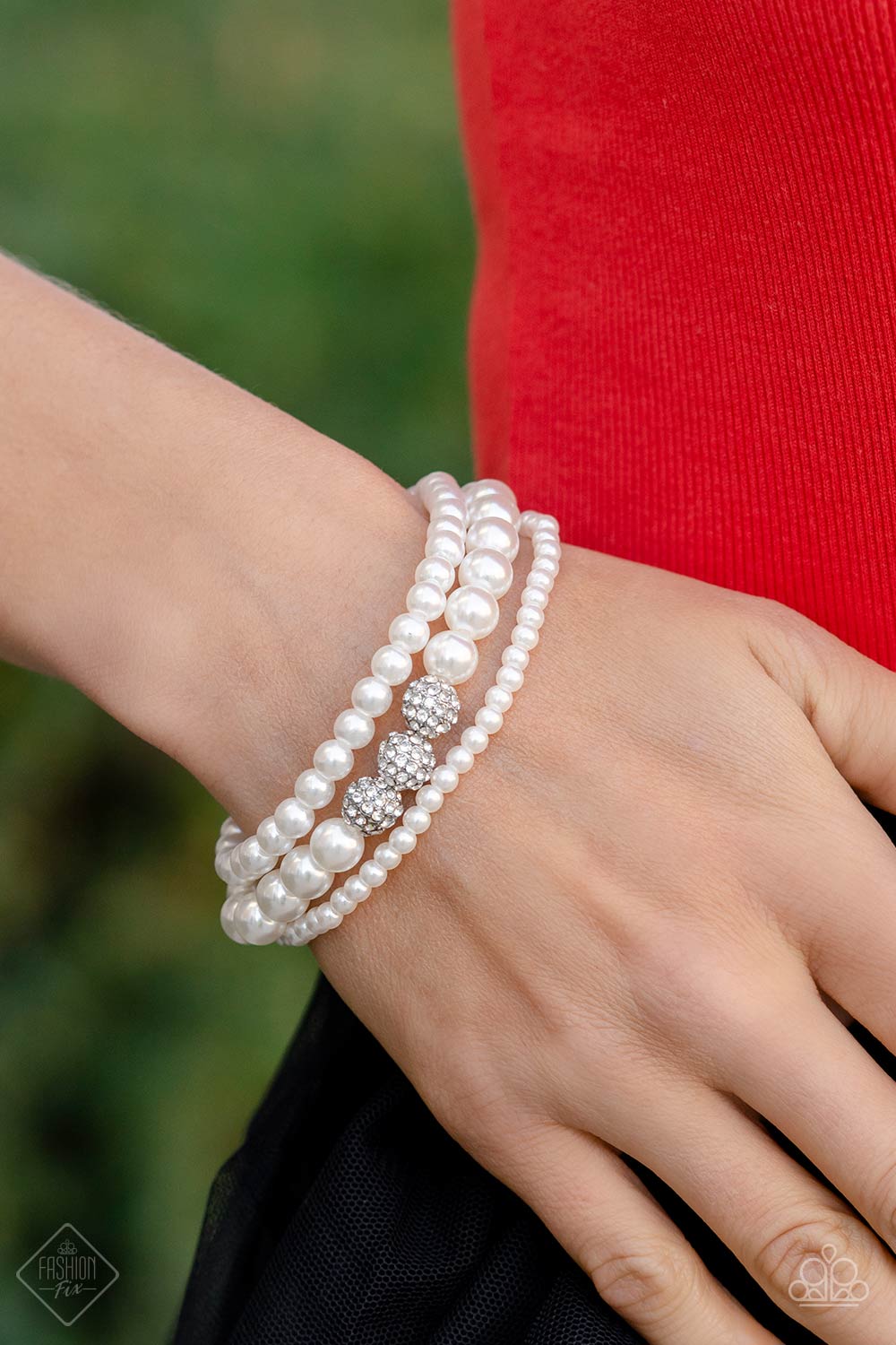 Showy Soprano - White Bracelets Fashion Fix 12/2022