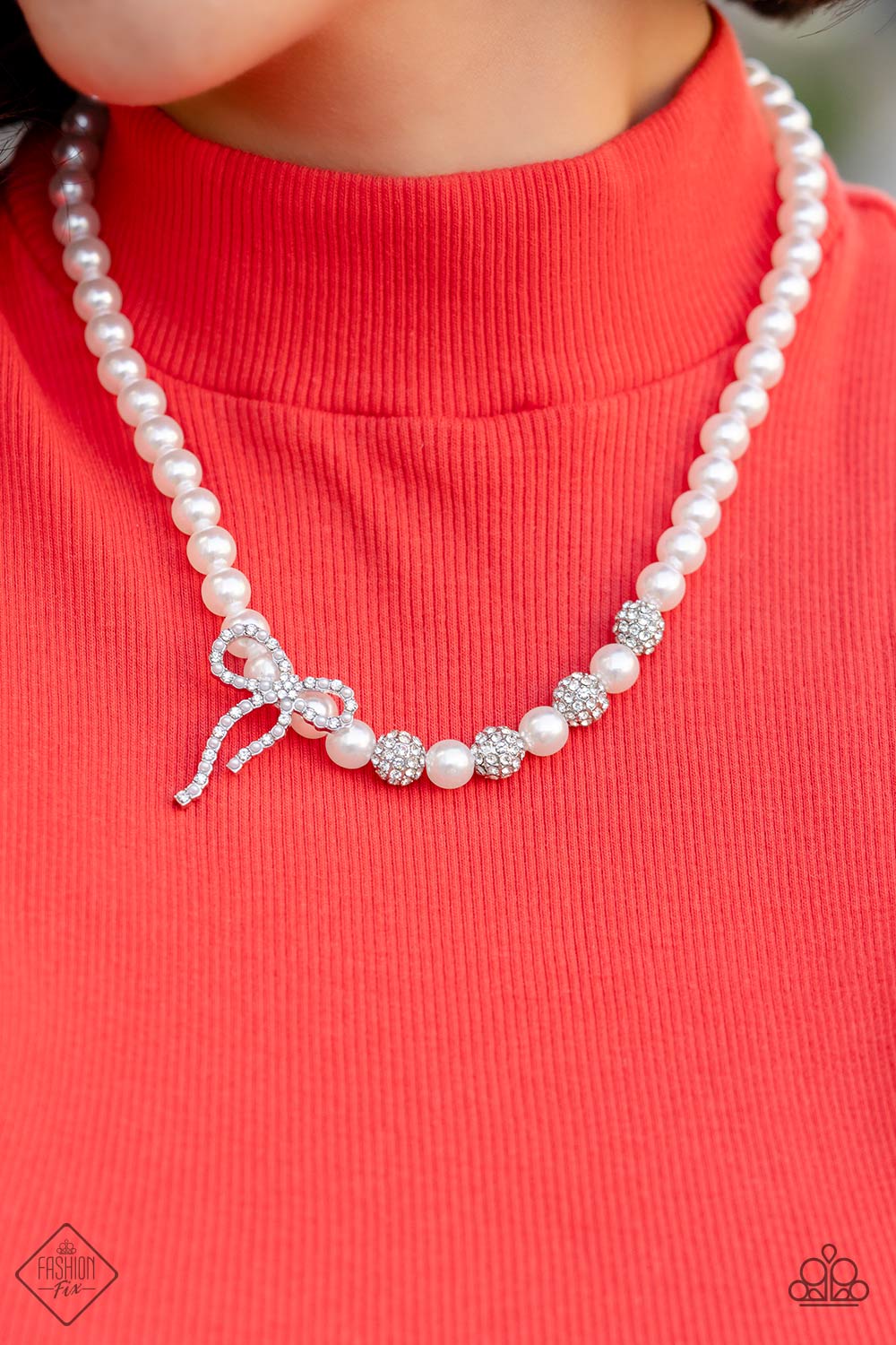 Classy Cadenza - White Pearl Necklace Fashion Fix 12/2022