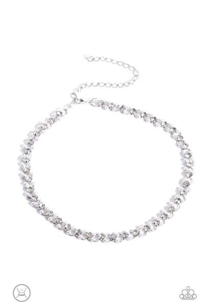 Classy Couture - White Necklace LOP 06/2023