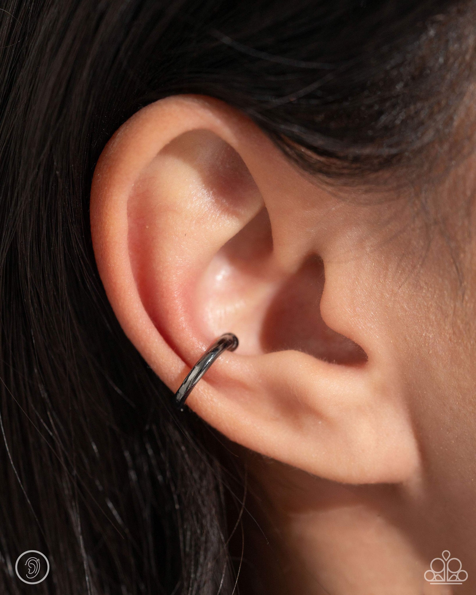 Barbell Beauty - Black Ear Cuff